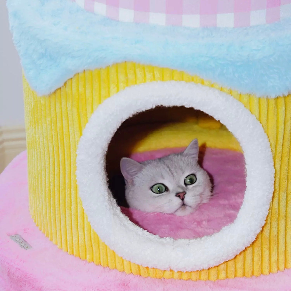 zeze Cream Three-Layer Cake Cat Tree — 110 cm Plush Cat Condo with Hideaways