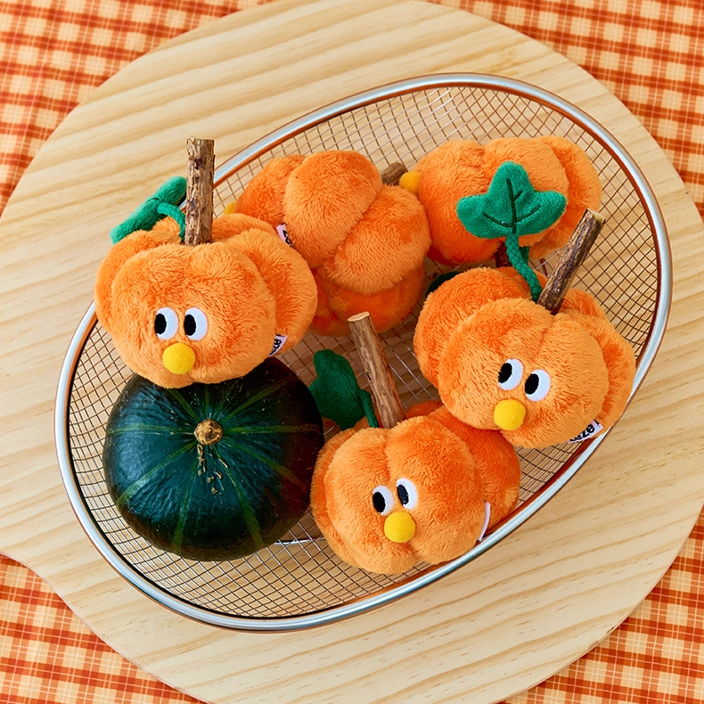 zeze Pumpkin Silvervine Cat Toy — Crinkly Plush Pumpkin with Chew Stick