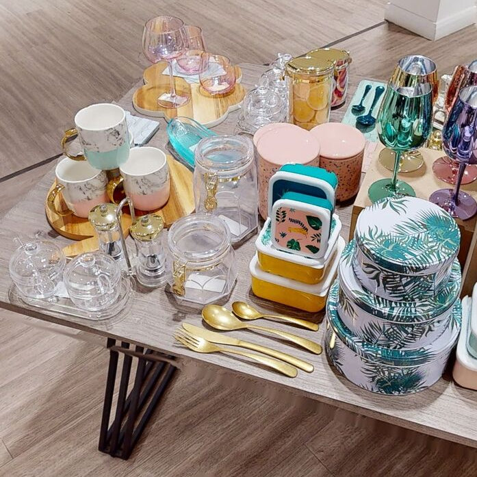 Winter Palm Cake Storage Tins Set Of 3