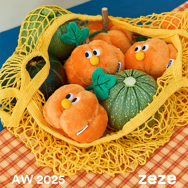 zeze Pumpkin Silvervine Cat Toy — Crinkly Plush Pumpkin with Chew Stick