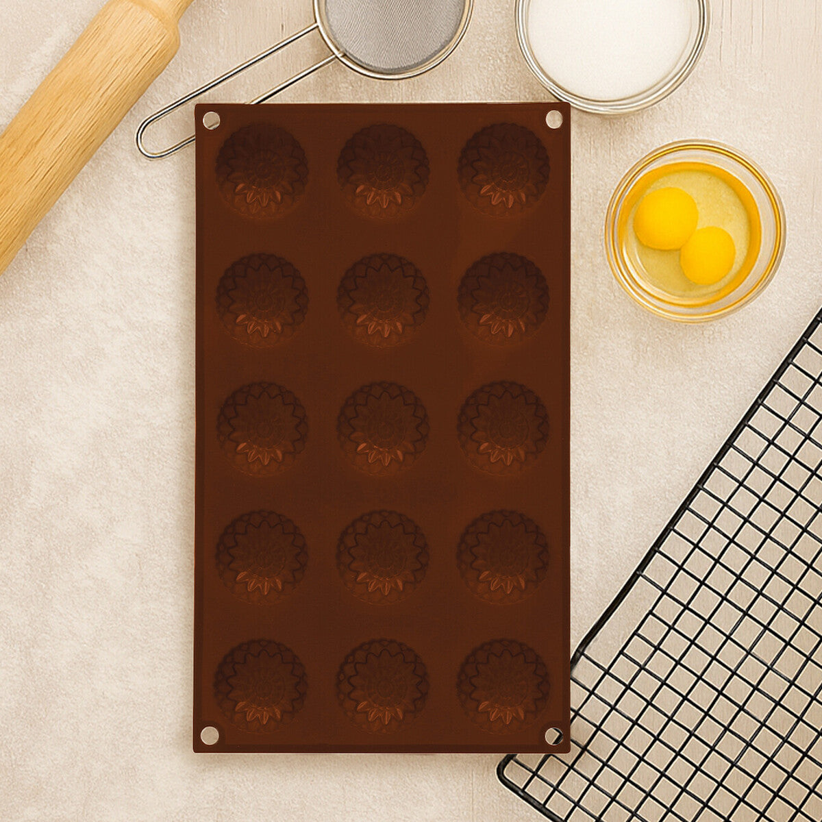 15 Sunflower Brown Chocolate Mould