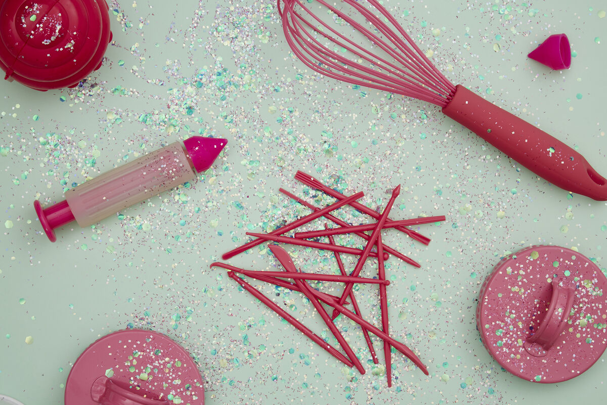 Hallie 14 Piece Cake Decorating Modelling Tool Set