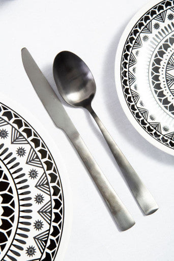 Avie 16 Piece Onyx Cutlery Set