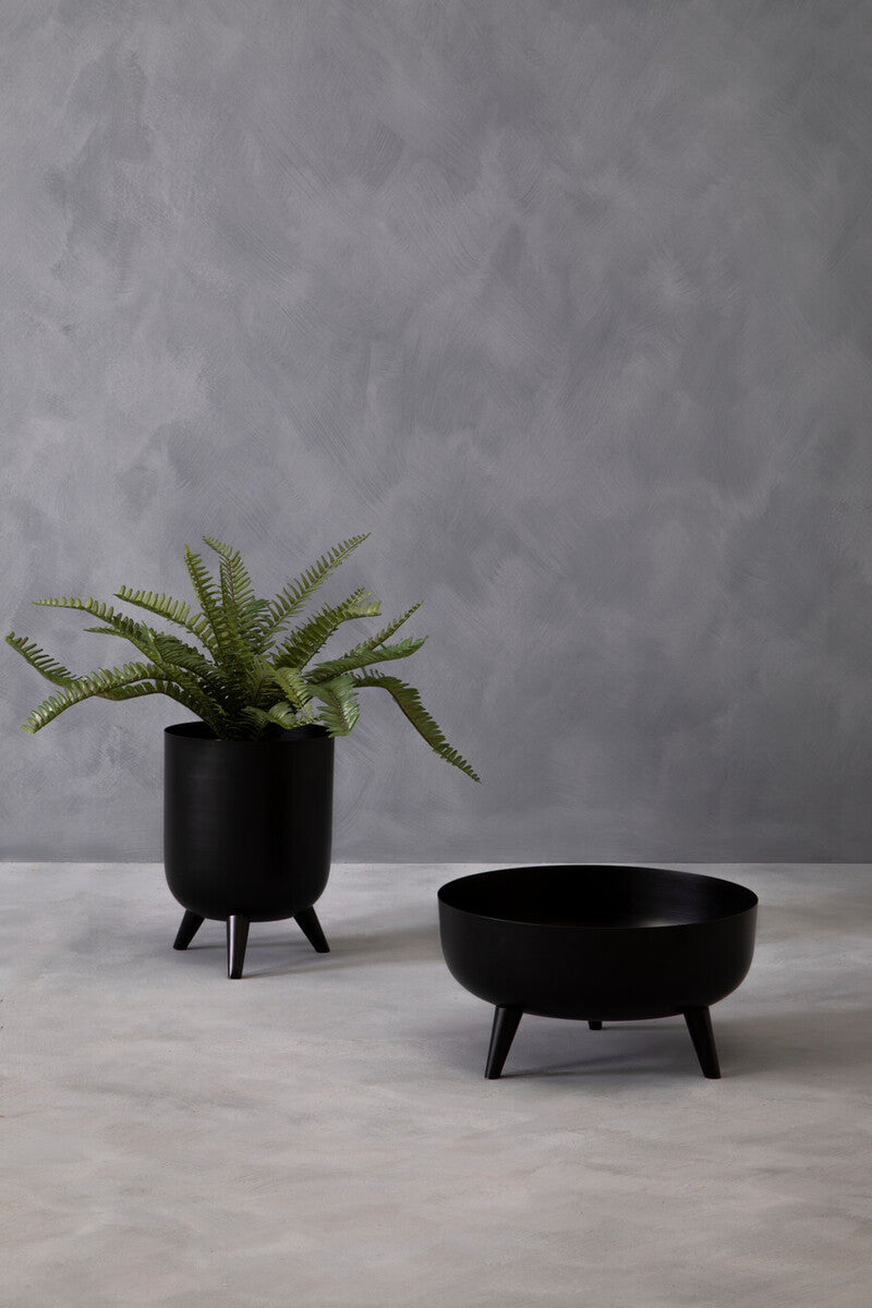 Black Planter | Alina