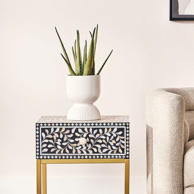 Fia White Planter