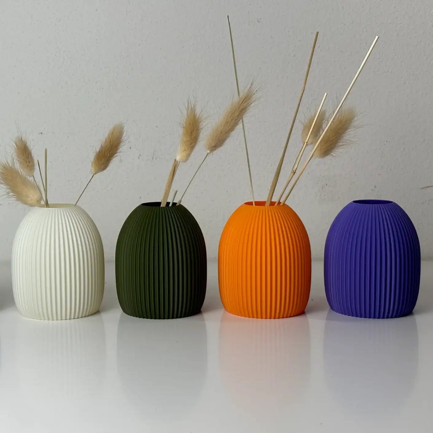 The Mini Bullet – Compact 3D Printed Vase for Dried Flowers