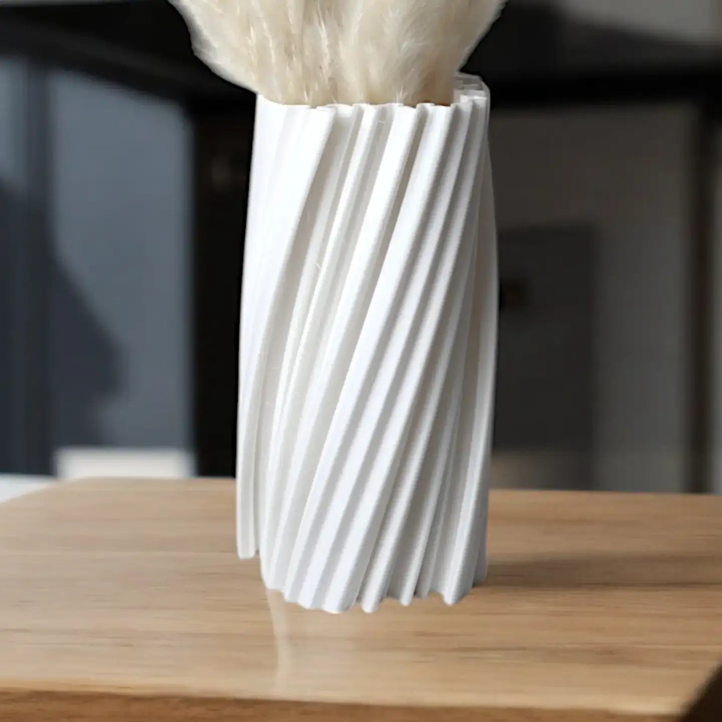 The Francesca Vase – Graceful Spiral 3D Printed Decor