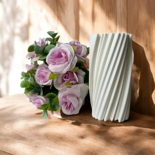 The Francesca Vase – Graceful Spiral 3D Printed Decor
