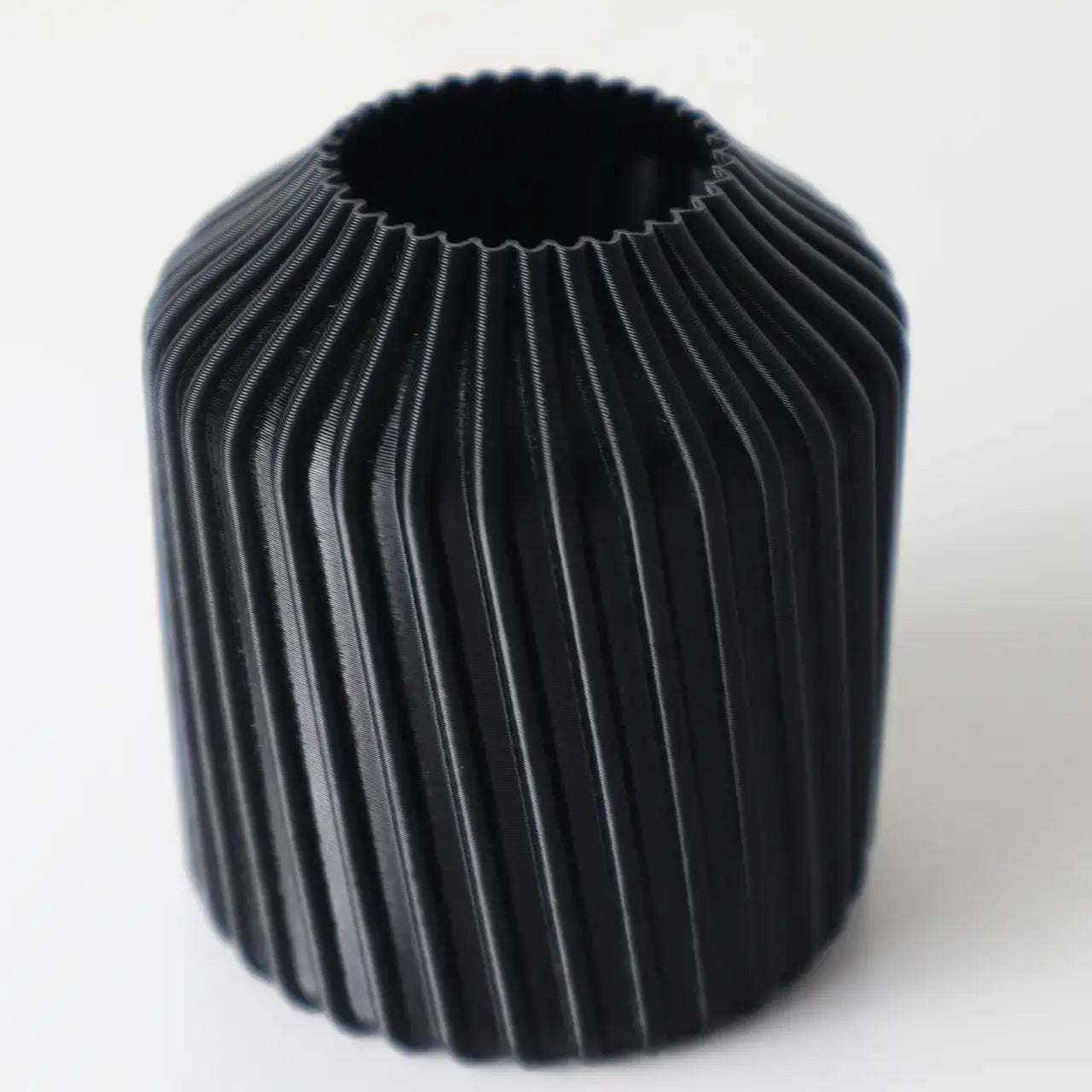 The Macbeth Vase – Modern Pleated Nordic & Japandi Decor