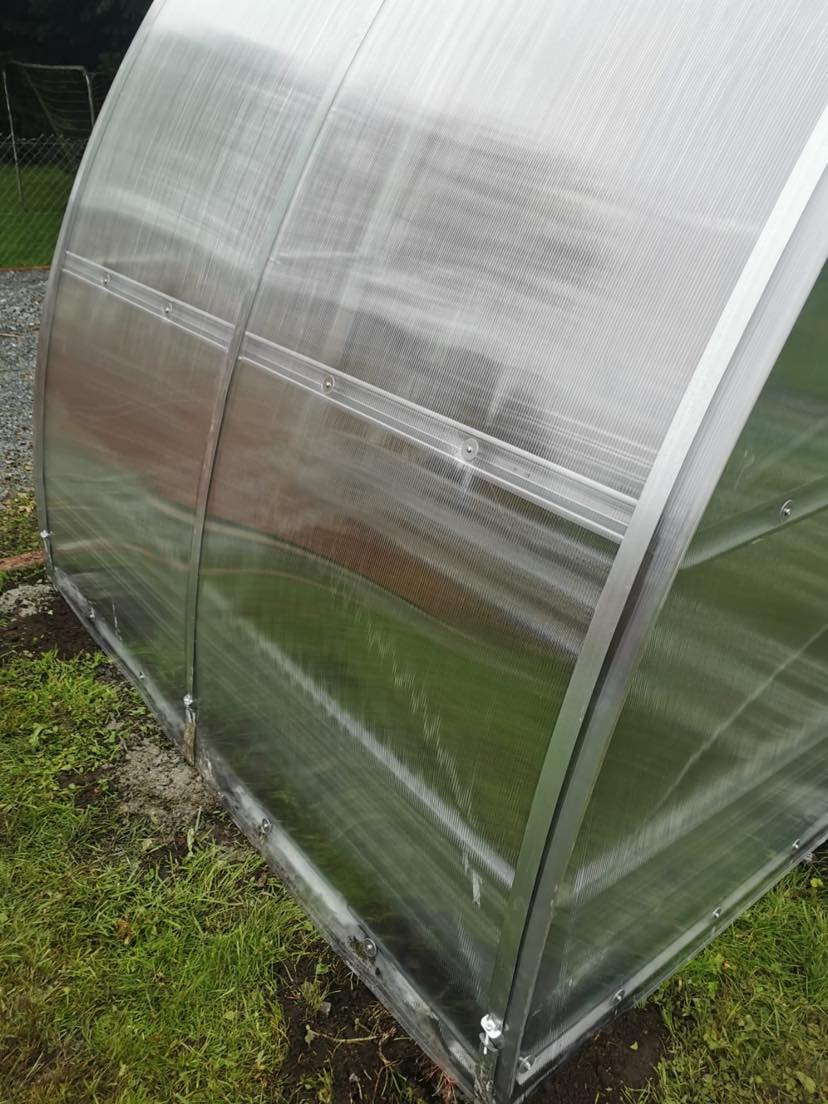 GREENHOUSE SUNGROW, 24 M² (3M X 8M; 9.8FT X 26FT)