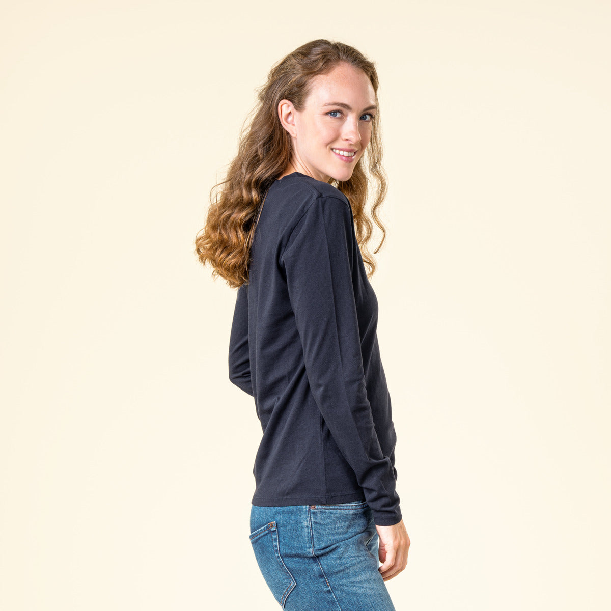Organic Long Sleeve V-neck: Womens