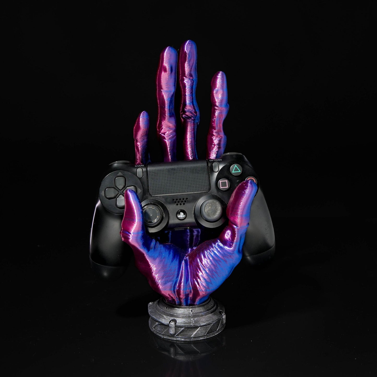Creepy Hand Controller Stand – Iridescent Blue/Purple Chameleon Gamer Desk Decor