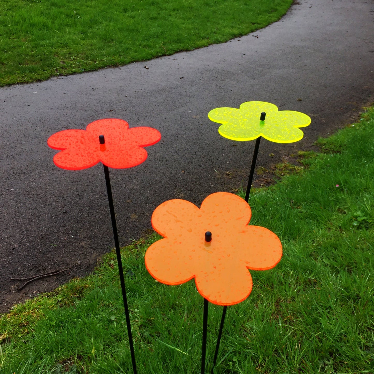 Large Garden Decor Ornaments Set of 3 'Blossoms'