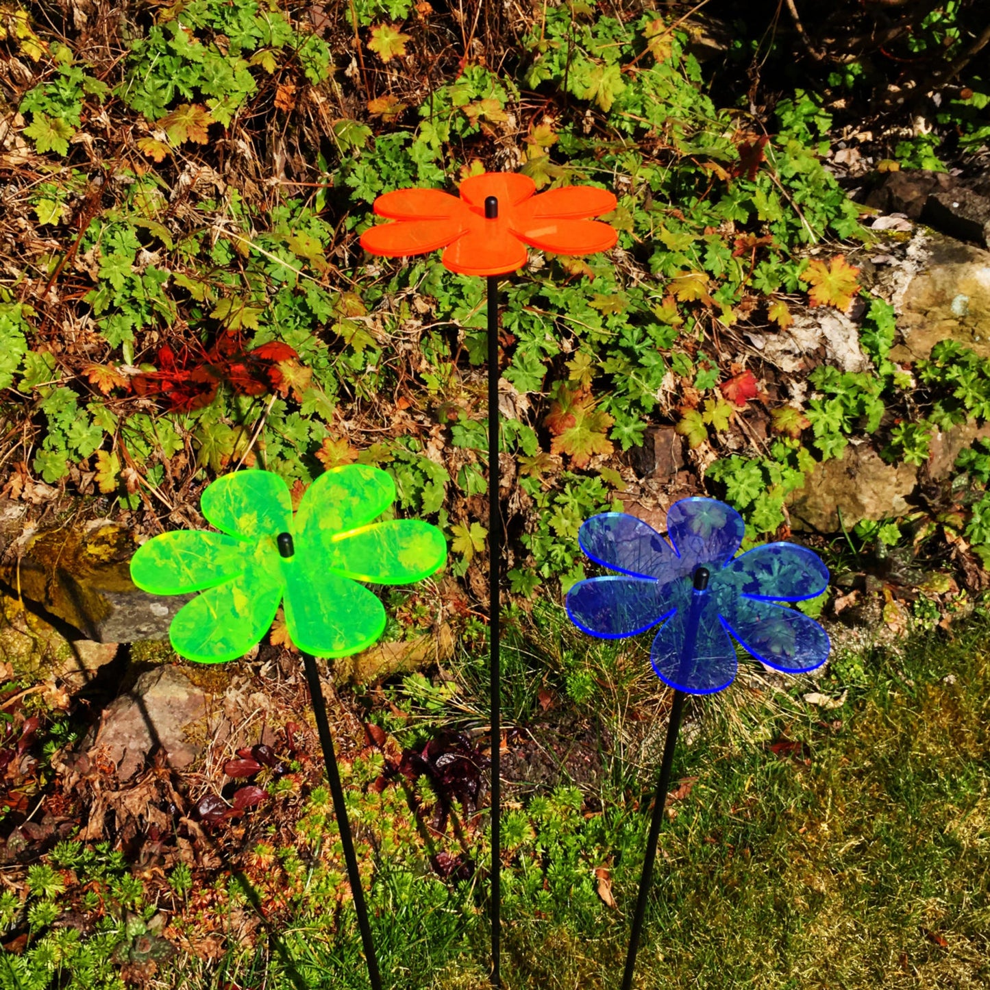 Large Garden Decor Ornaments Set of 3 'Daisies'