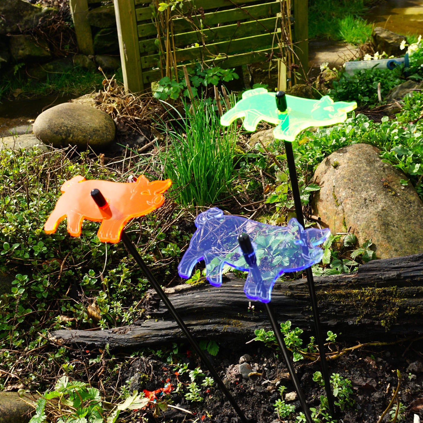 Set of 3 Glowing Medium Pigs SunCatcher Garden Decor Stakes