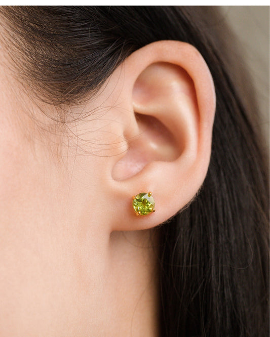 Peridot Round Stud Earrings 6 mm in 18k Gold Vermeil