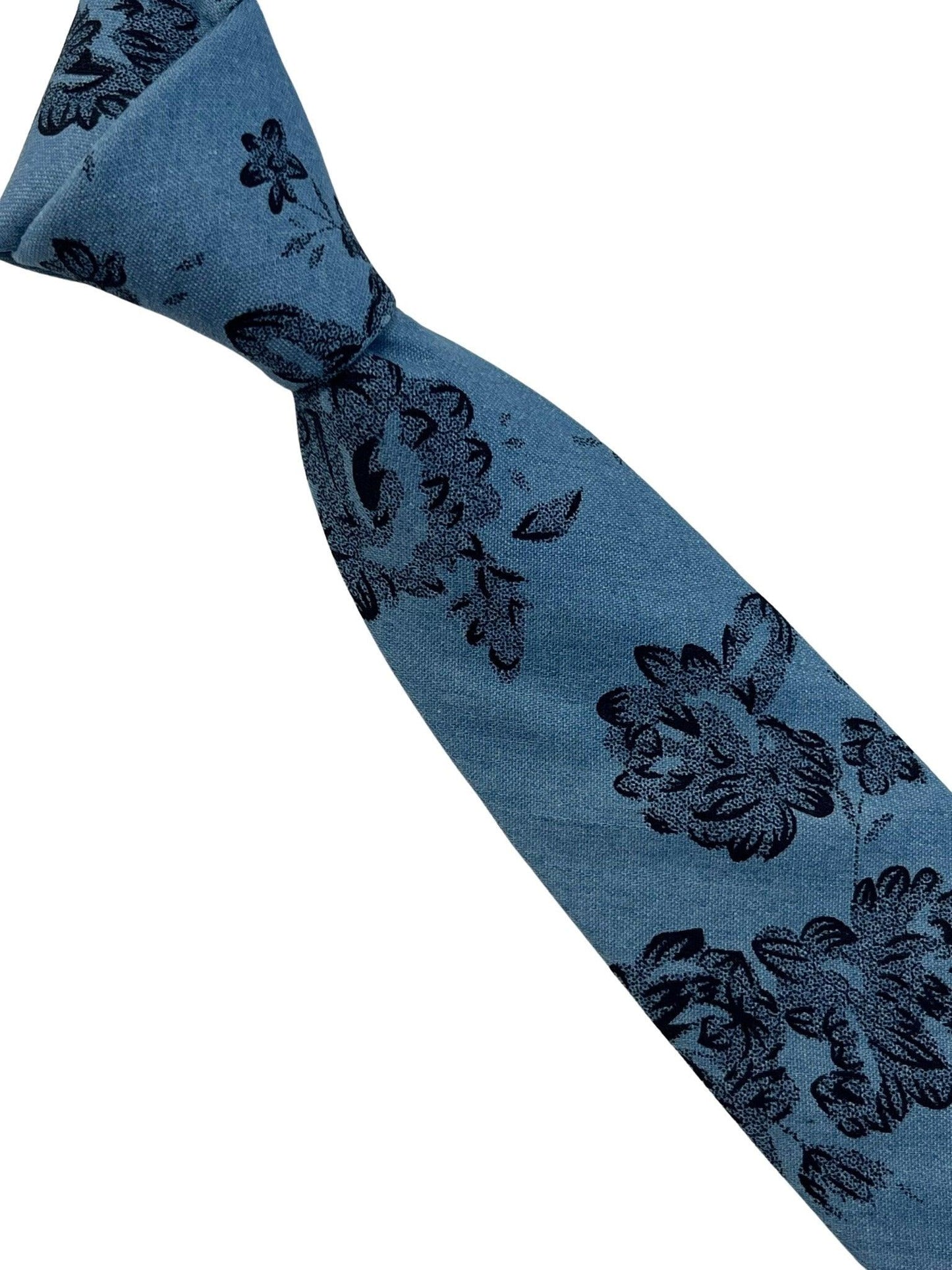 Medium denim blue stencil english wild-flower floral design cotton tie