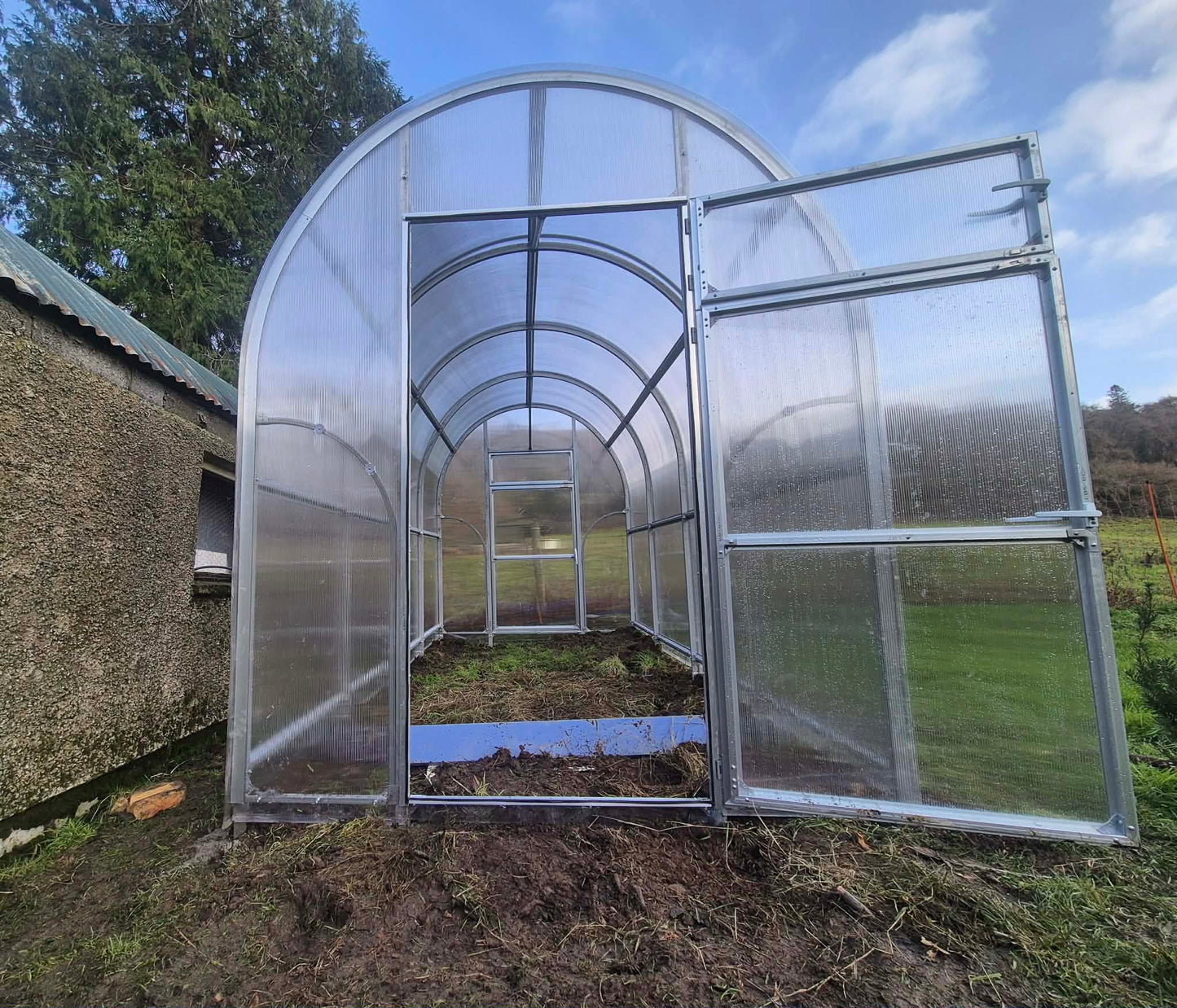 Sigma Lux 2m (width: 2 m, height: 2.4 m)