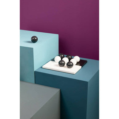 Black and White Tic Tac Toe Marble Game | Flos