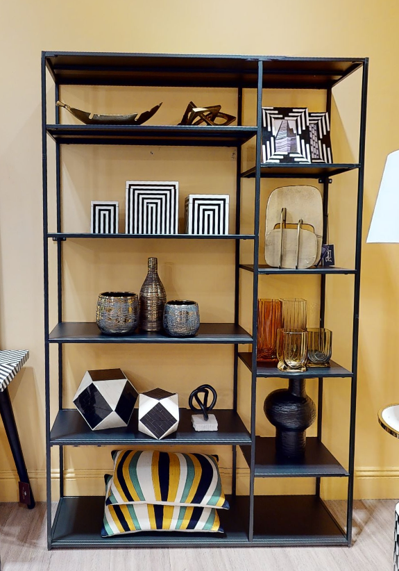 Prato Gold Finish Curved Leaf Dish