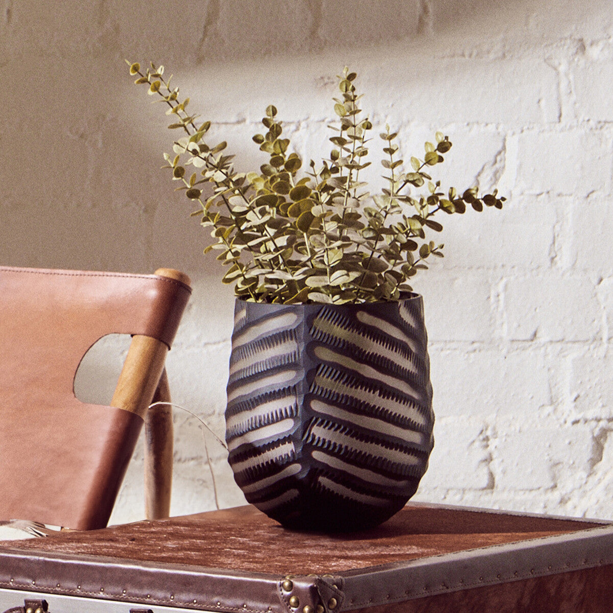 Small Chevron Cut Vase | Hessa