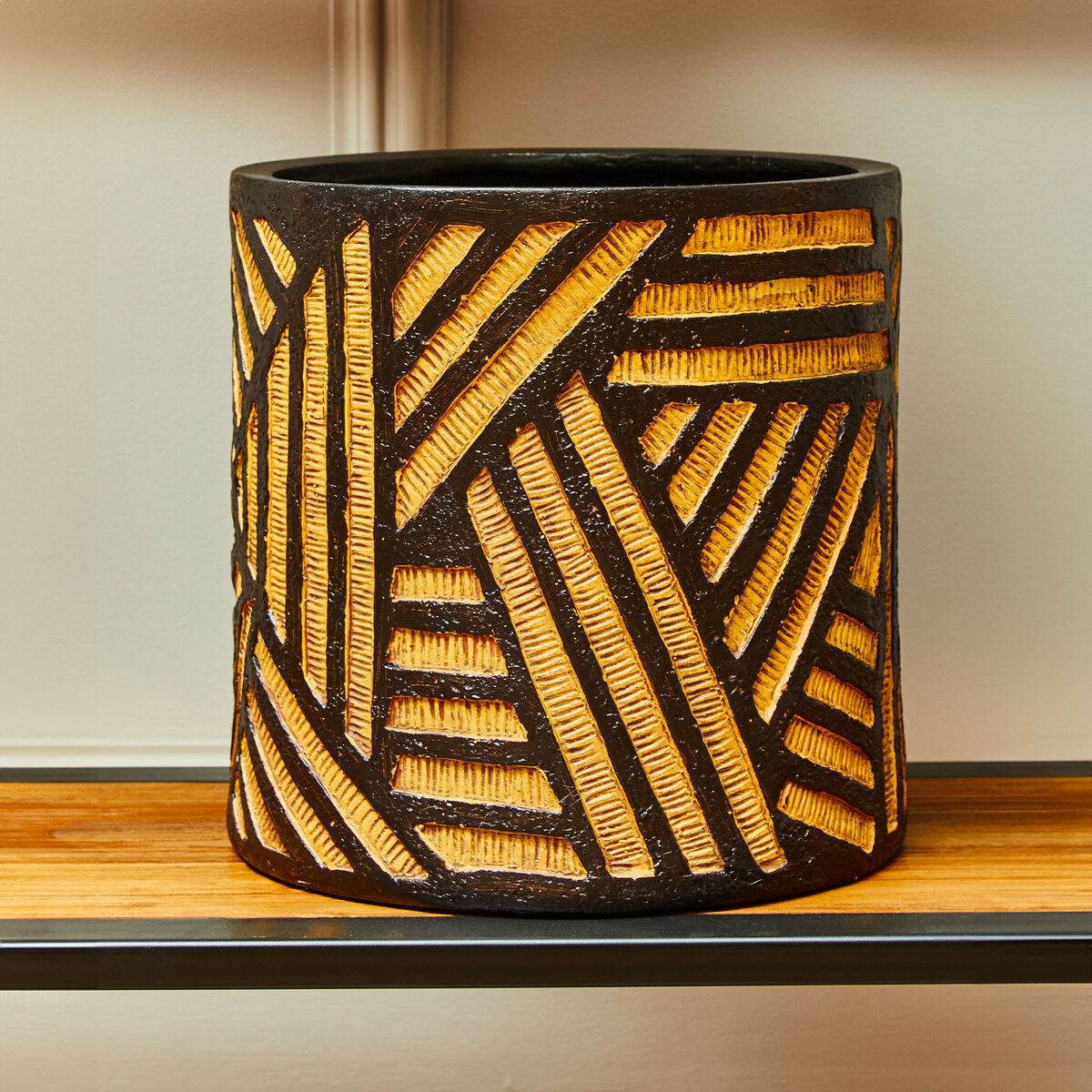 Darnell Natural And Black Planter