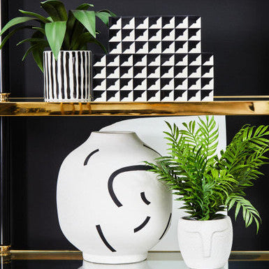 Tundra Black And White Vase