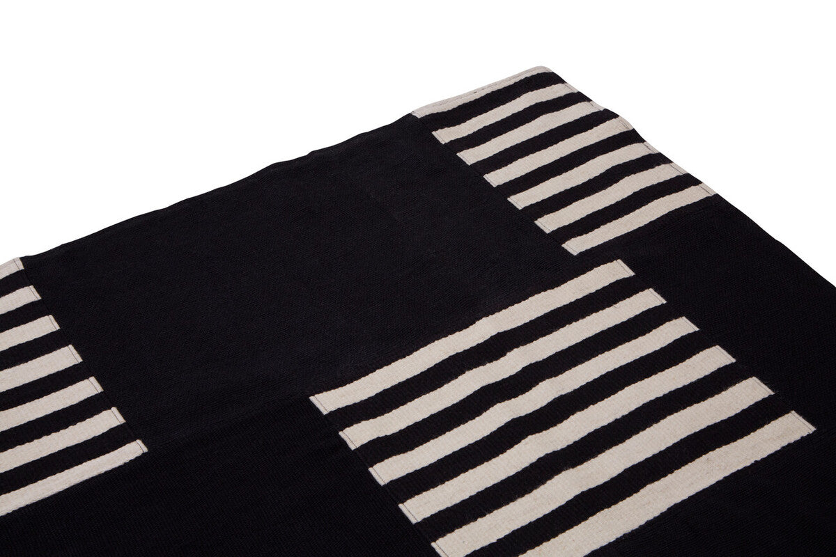 Black and White Rug | Bosie