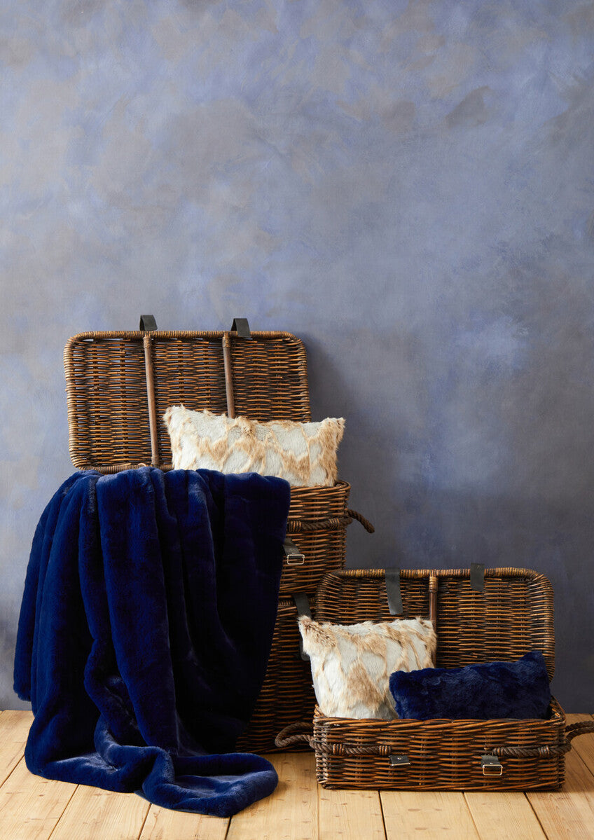 Bosie Navy Blue Rectangular Cushion | Lamina