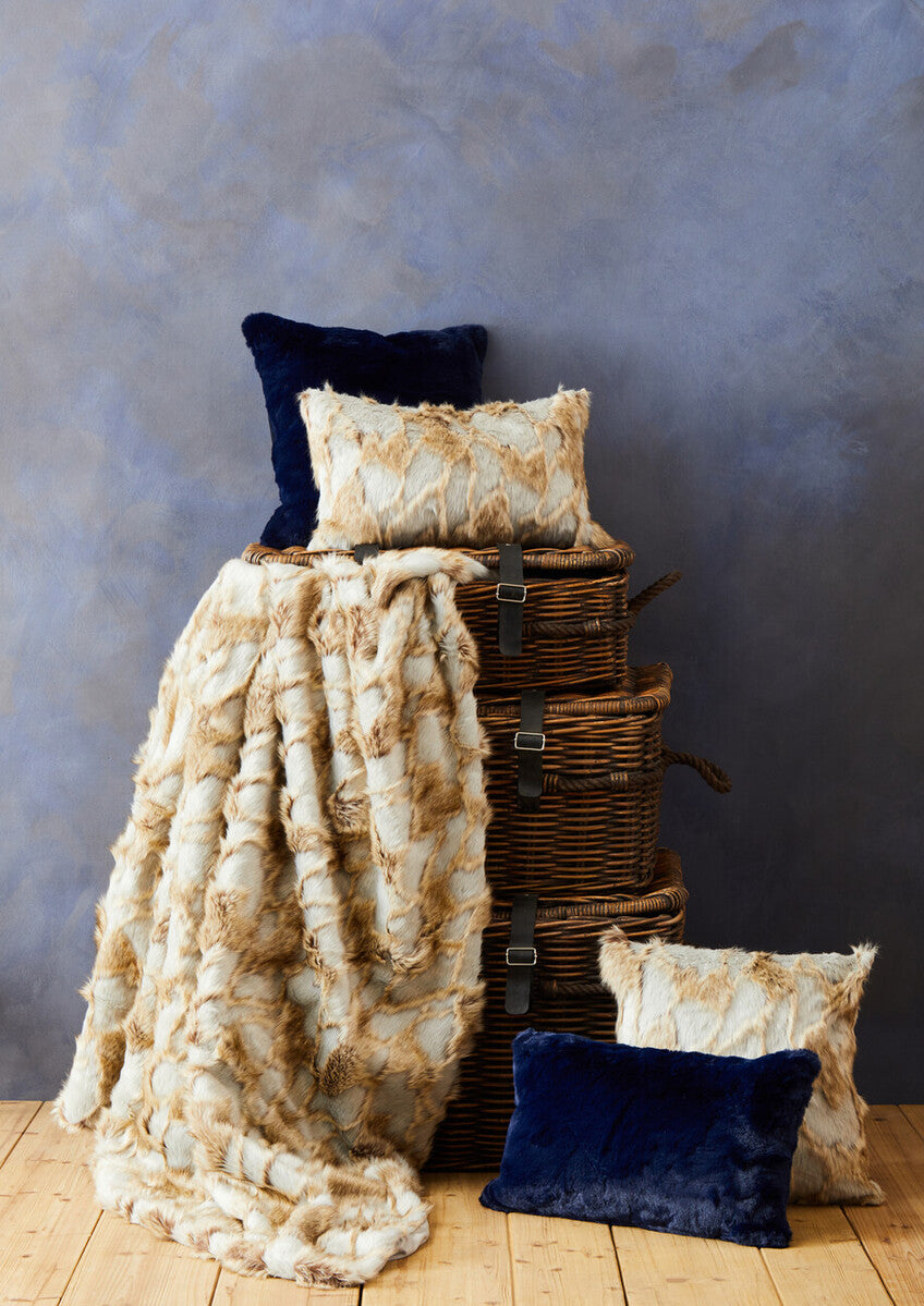 Bosie Navy Blue Rectangular Cushion | Lamina