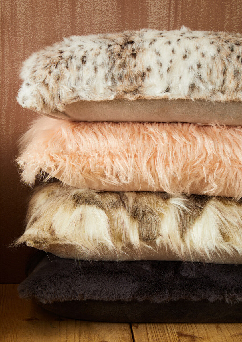 Bosie Grey Rectangular Fur Cushion | Lamina