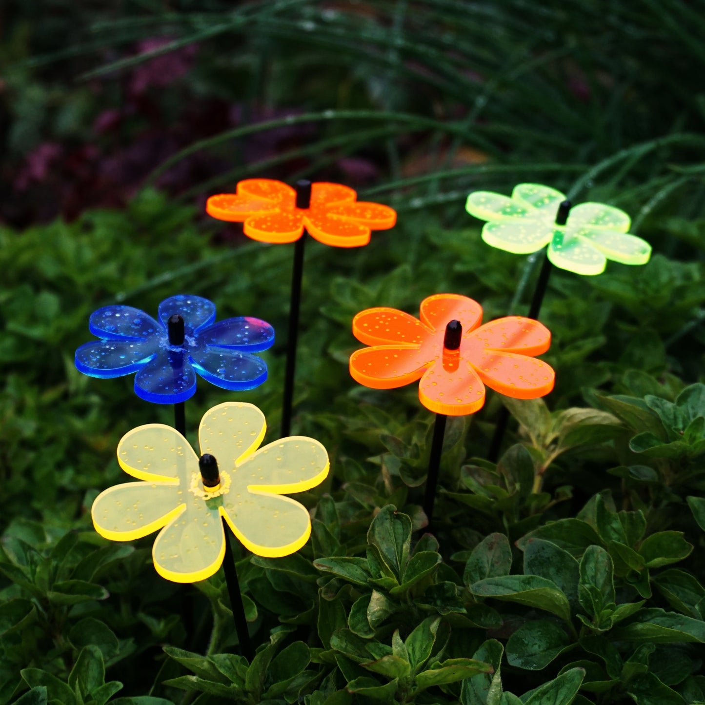 Small Garden Décor Ornaments Set of 5 'Daisy'