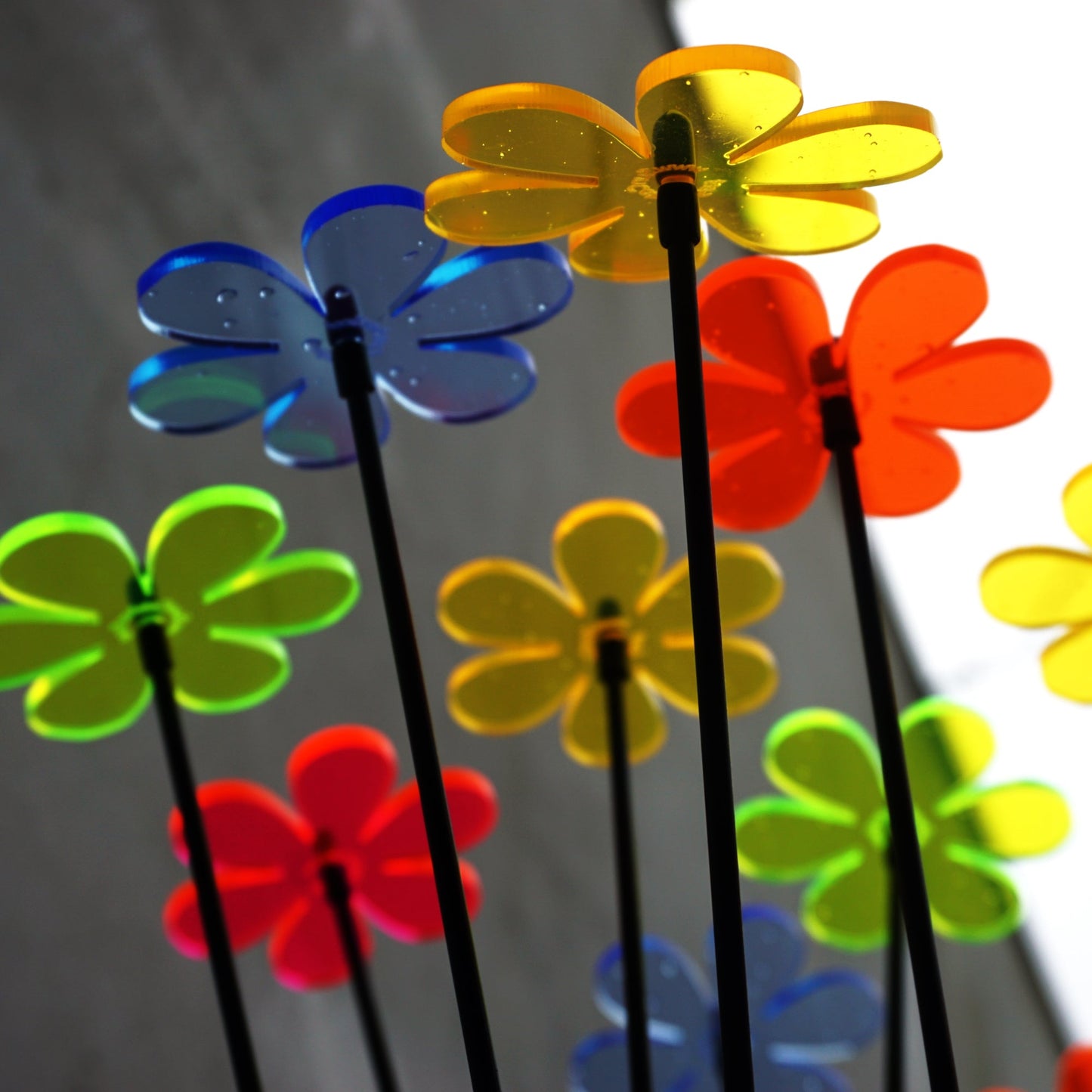 Small Garden Décor Ornaments Set of 5 'Daisy'