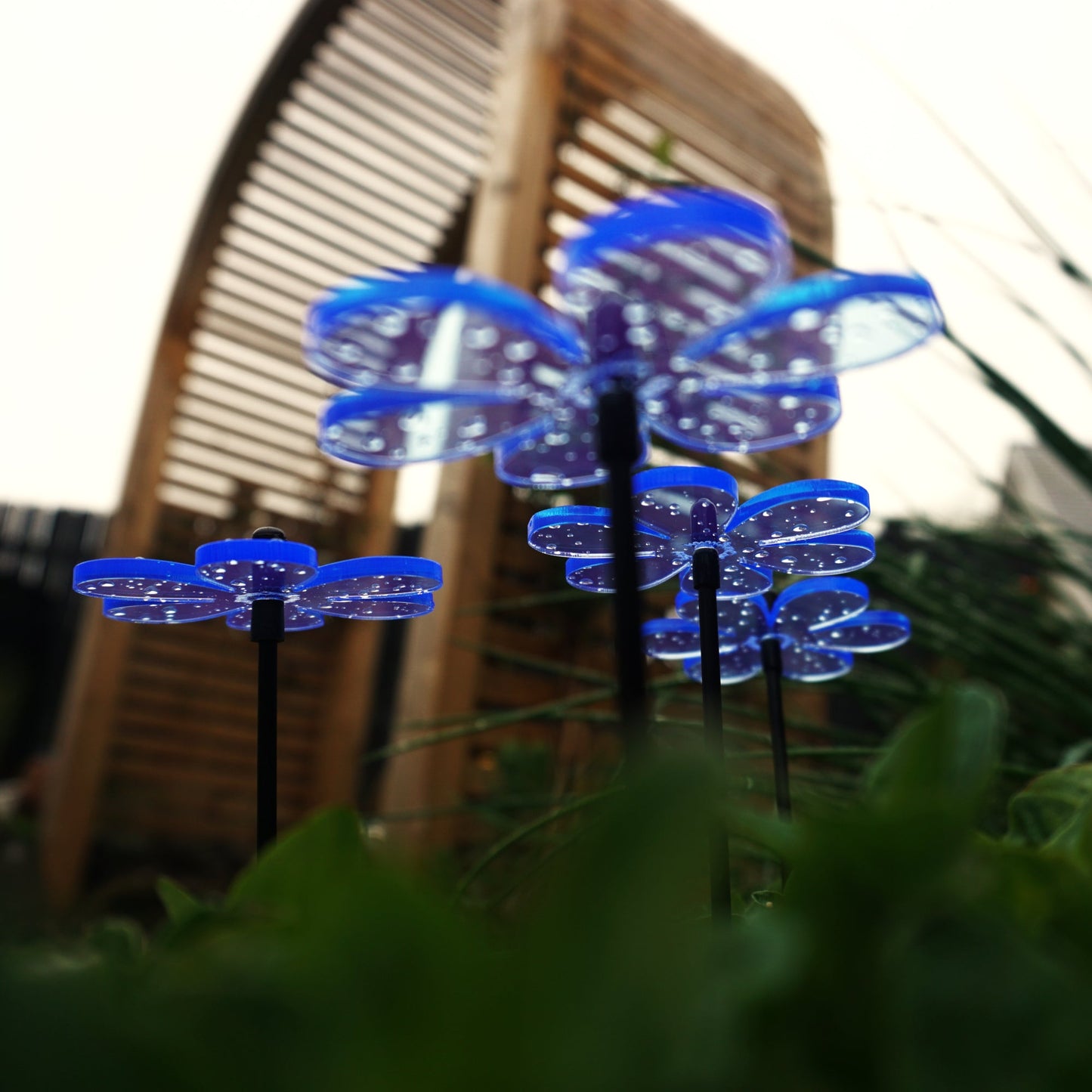 Small Garden Décor Ornaments Set of 5 'Daisy'