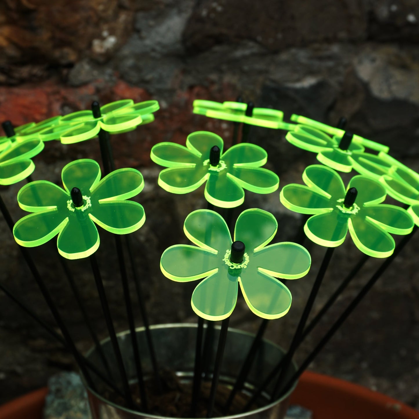 Small Garden Décor Ornaments Set of 5 'Daisy'