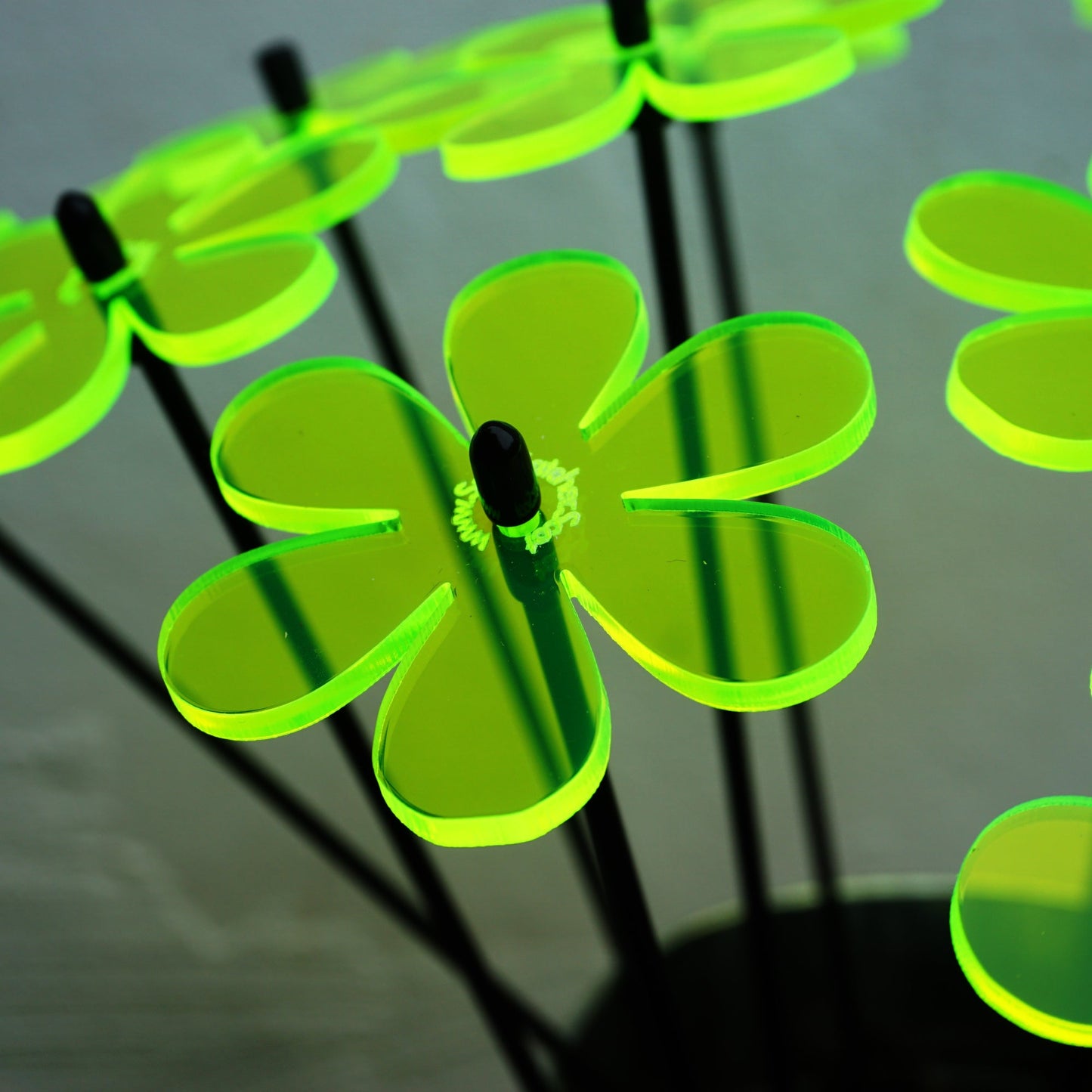 Small Garden Décor Ornaments Set of 5 'Daisy'