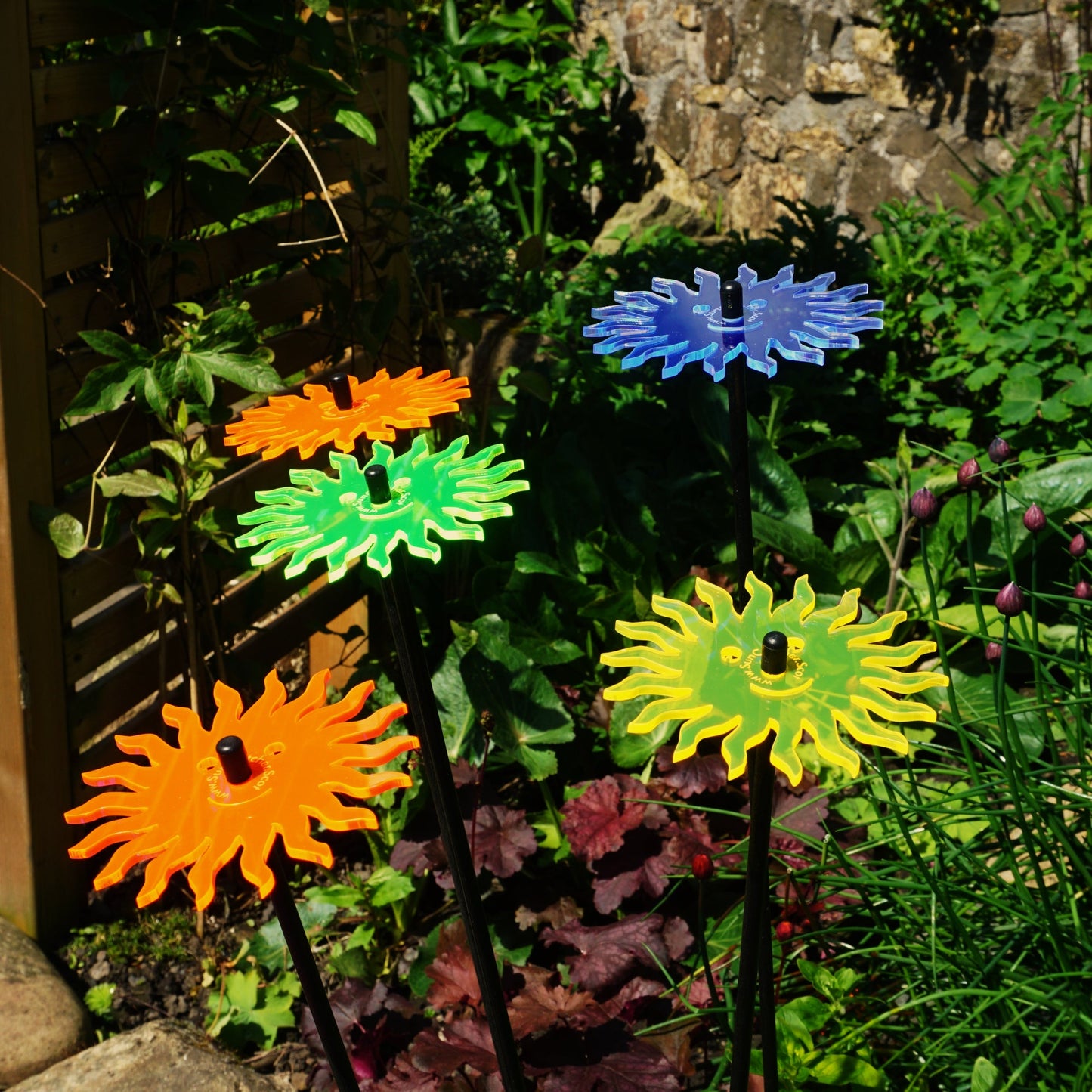 Garden Décor Ornaments Set of 5 'Smiling Suns'