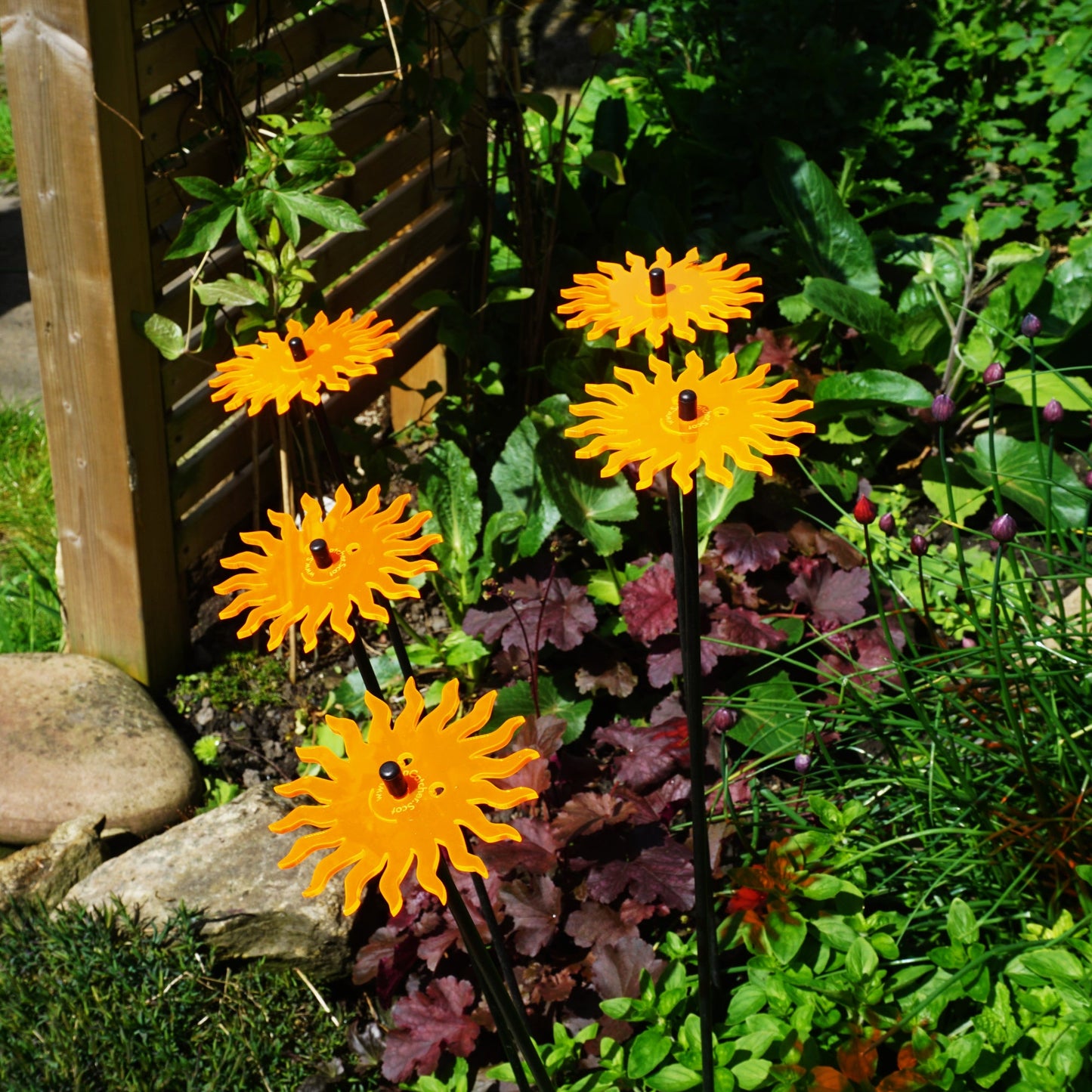 Garden Décor Ornaments Set of 5 'Smiling Suns'