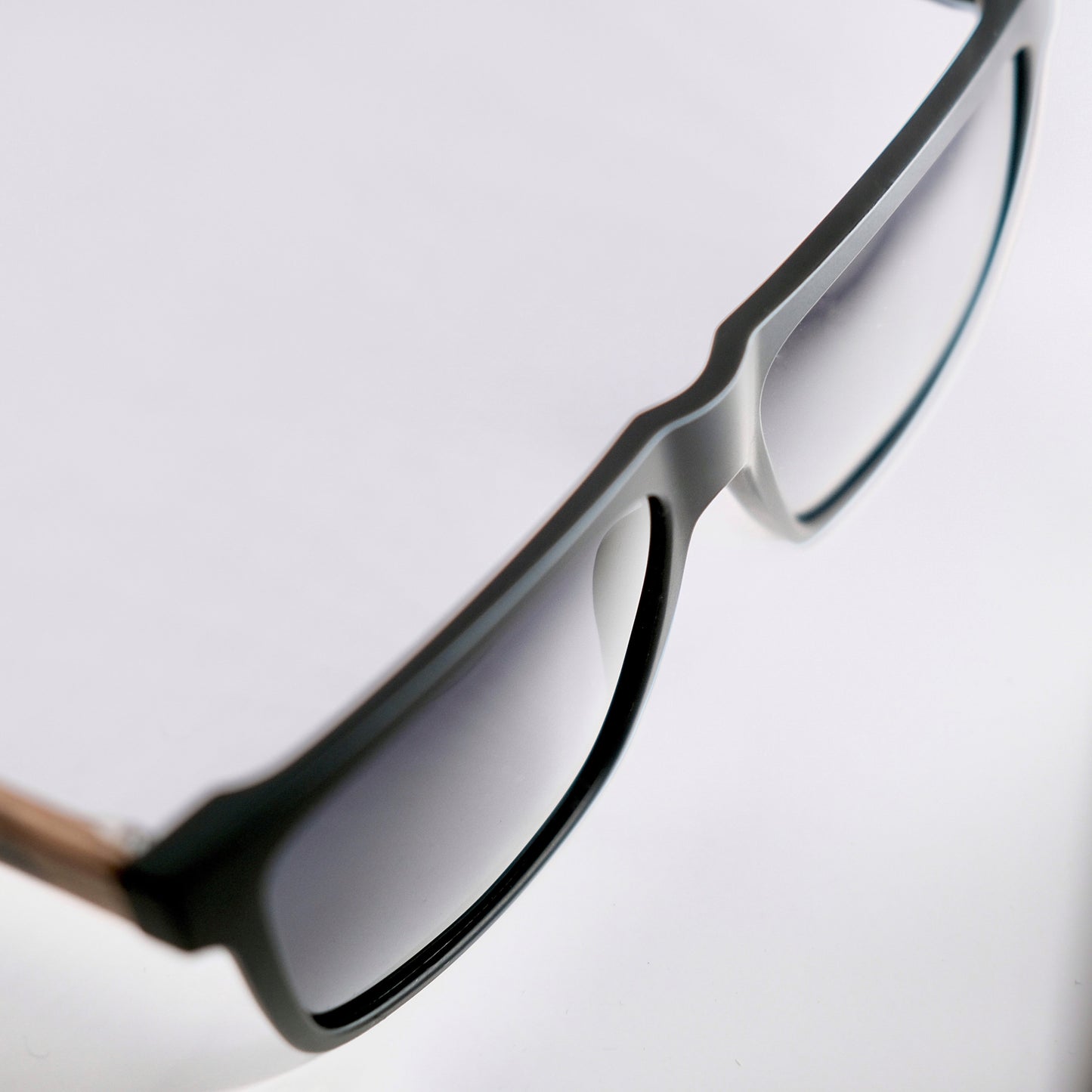 Bamboo Polarised Sunglasses - UV400 Eco-Friendly Unisex