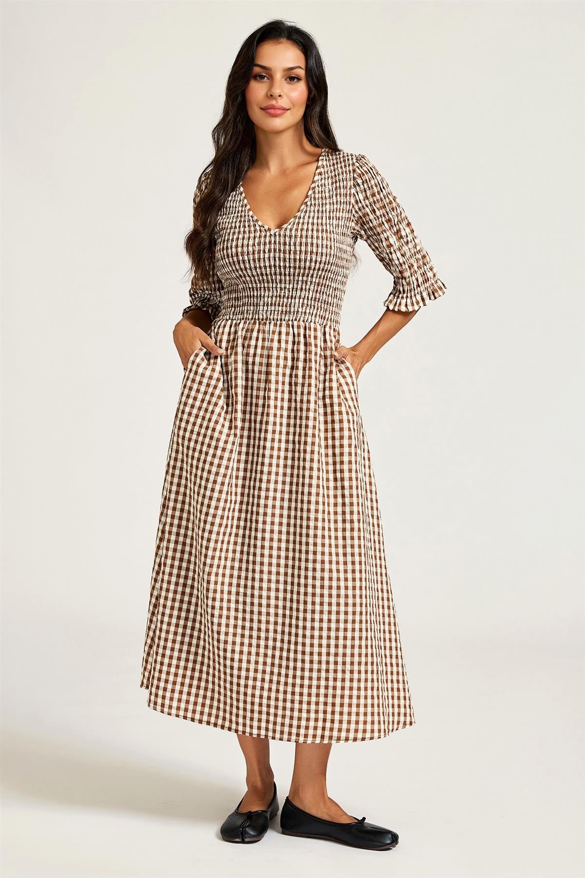 Check Print V Neck Half Sleeve Midi Dress In Brown