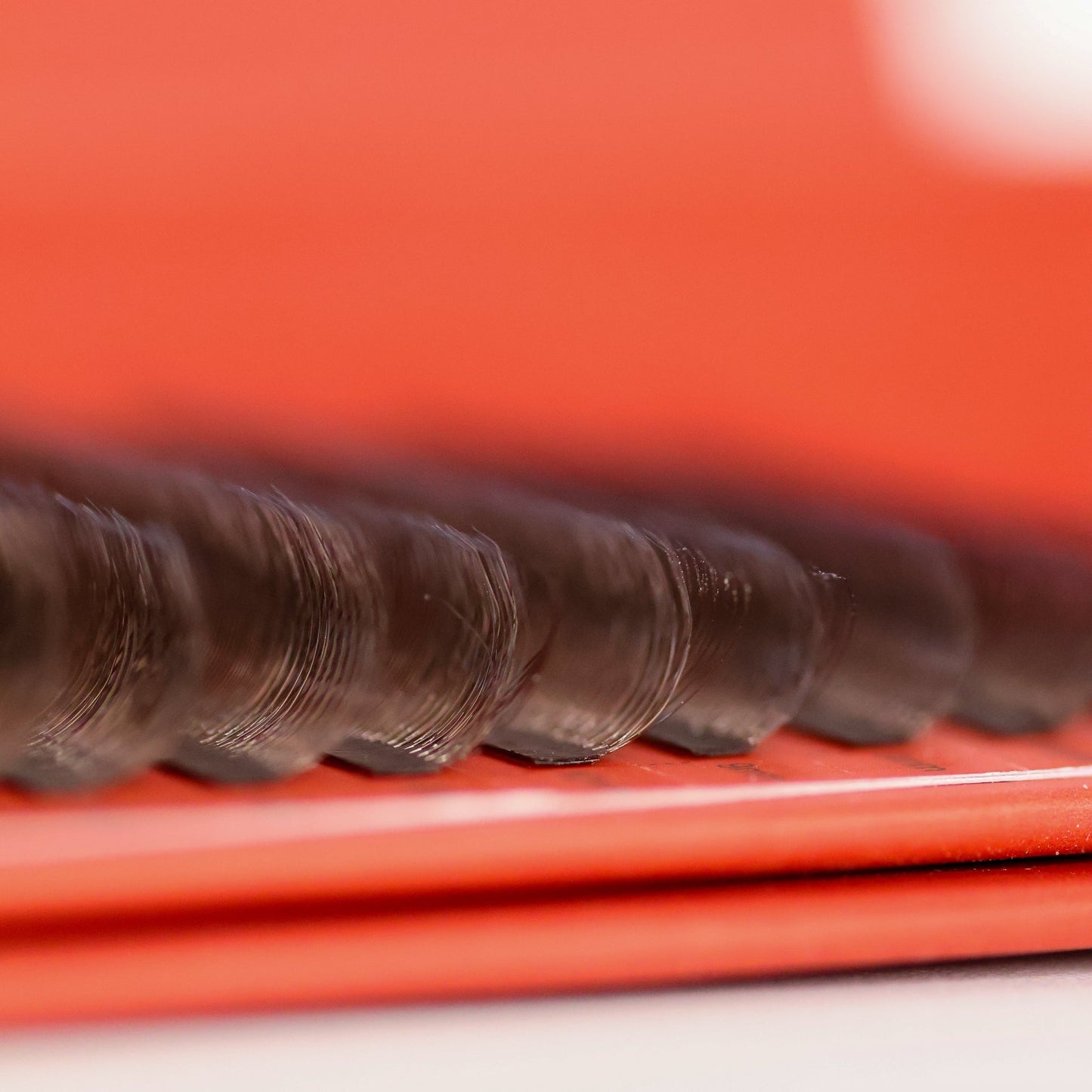 Brown 6D Clover Lashes – 16 Row Single Length Trays