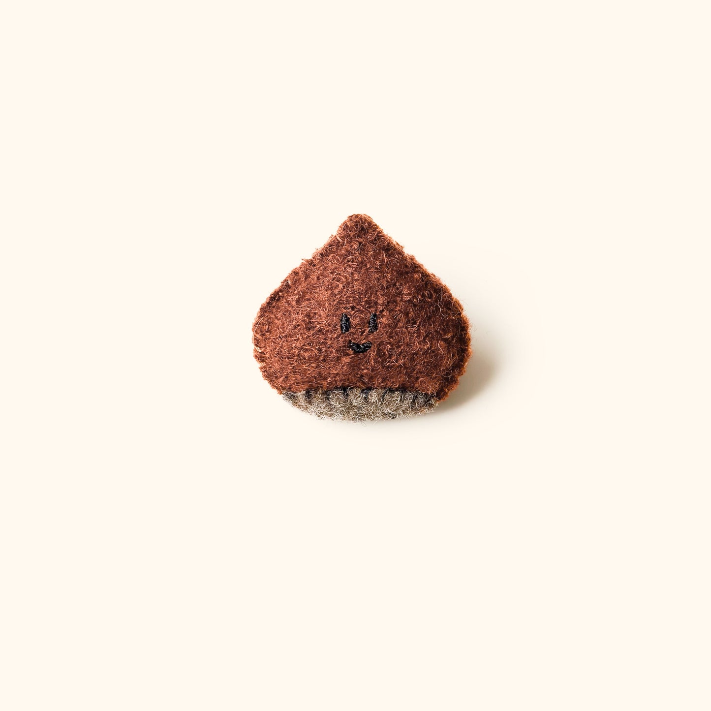 Daily White | Chestnut Woollen Brooch