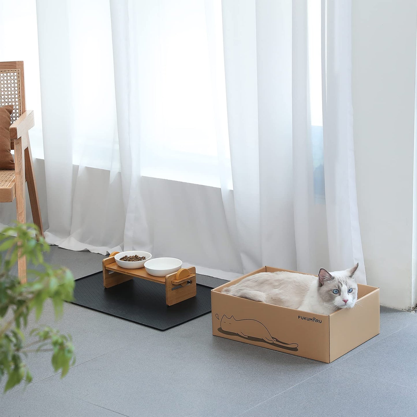 FUKUMARU Cat Scratcher Box with 5 Reversible Cardboard Refill Pads — 2-in-1 Scratch Pad & Lounger (40 x 28 cm) (Copy)