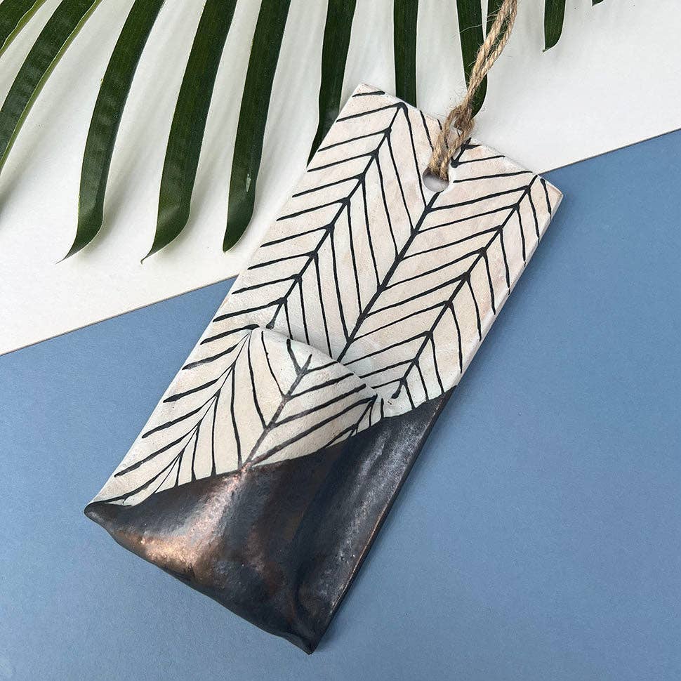 Black Herringbone Hanging Vase