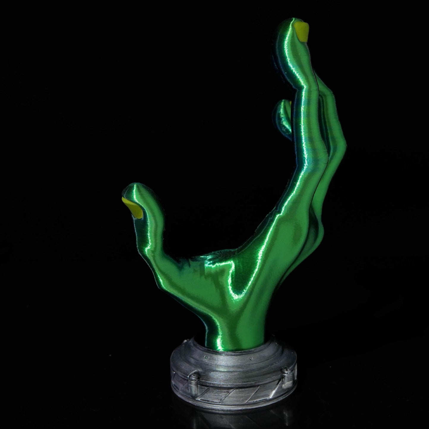 Iridescent Alien Hand – 3D Printed Controller Stand