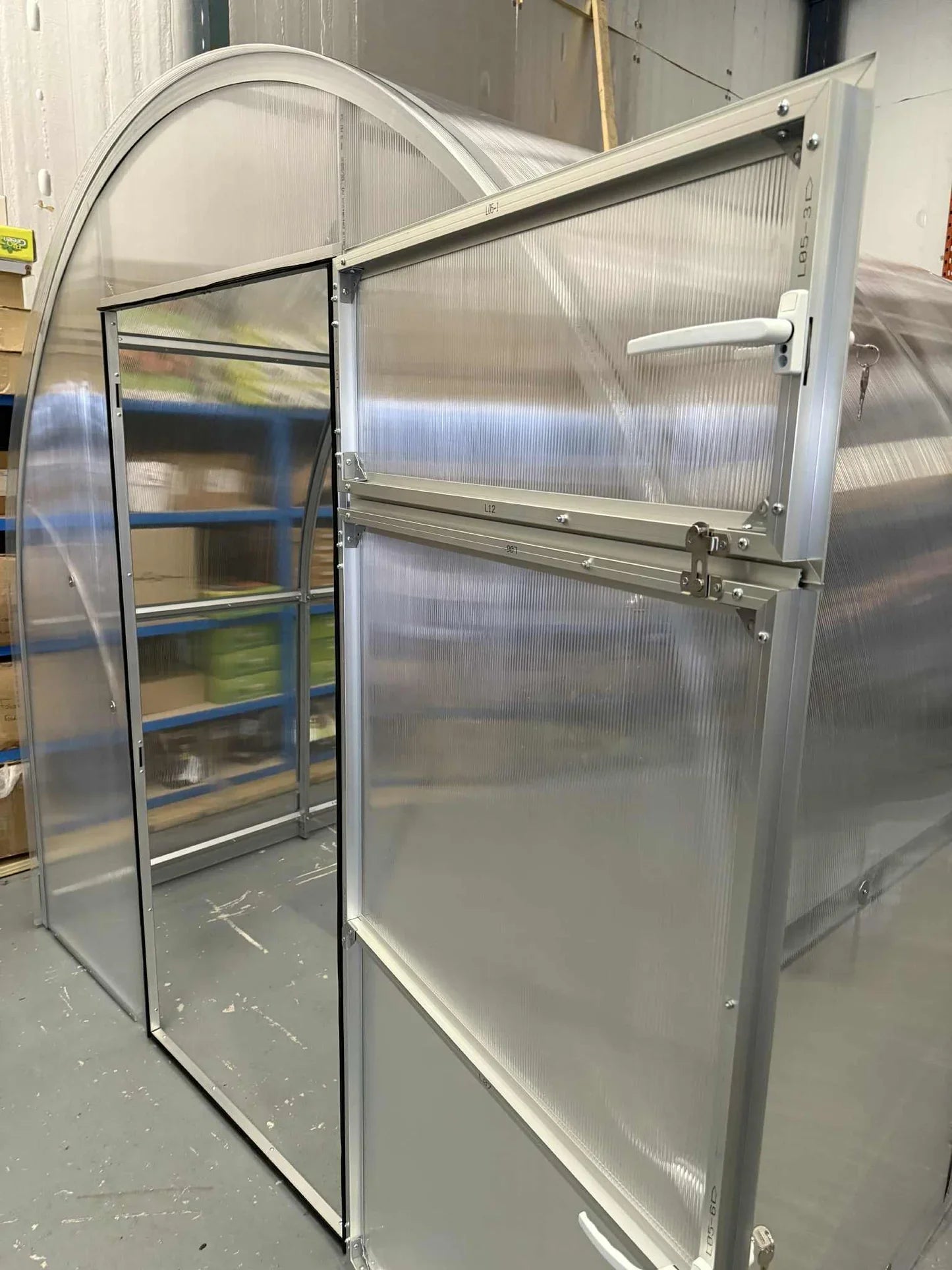 Sigma Lux 2.5m (width: 2.5 m, height: 2.26 m)