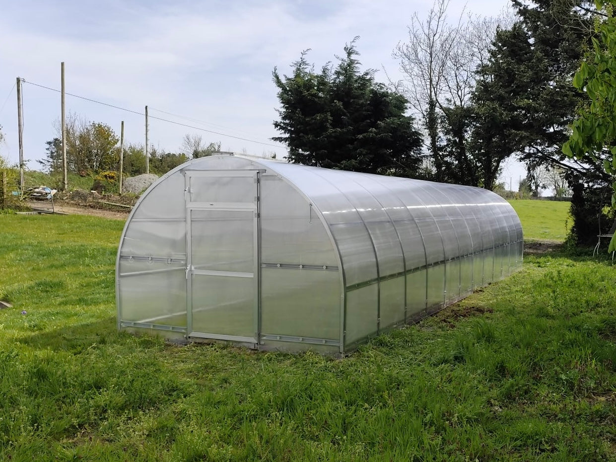 DOME 30M² (3M X 10M; 9.8FT X 33FT)