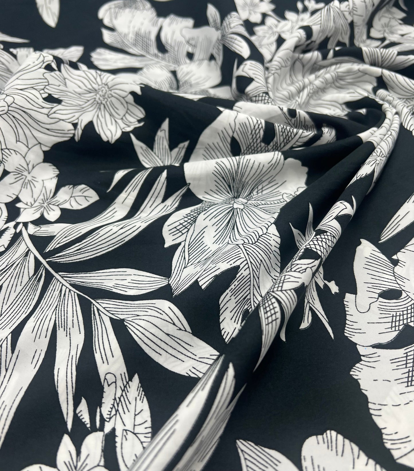 Black White Floral Lightweight Fabric 70GSM Non Stretch