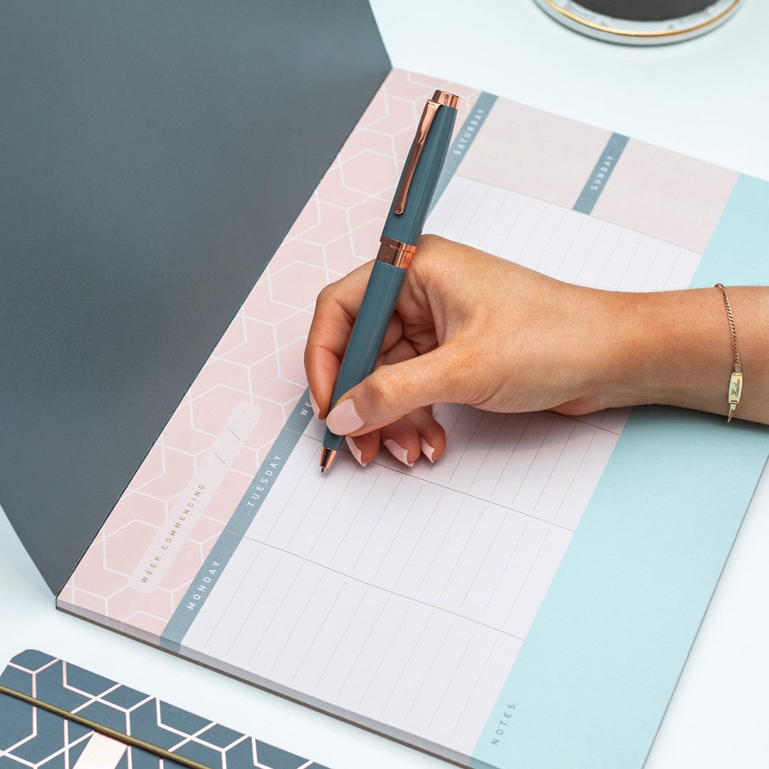Matilda Myres | A4 Weekly List Pad with 100 Sheets