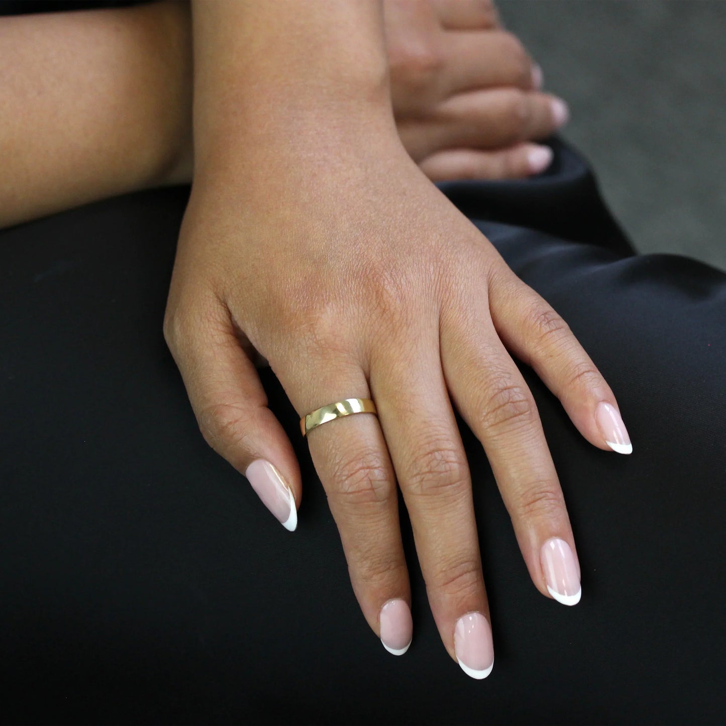 9ct Gold Engravable 4mm Wedding Band Ring Size I - U